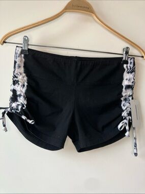 LILY LOTUS Shibori Black Shorts w/ Black + White Tie-Dye Side Ruching Size L NWT